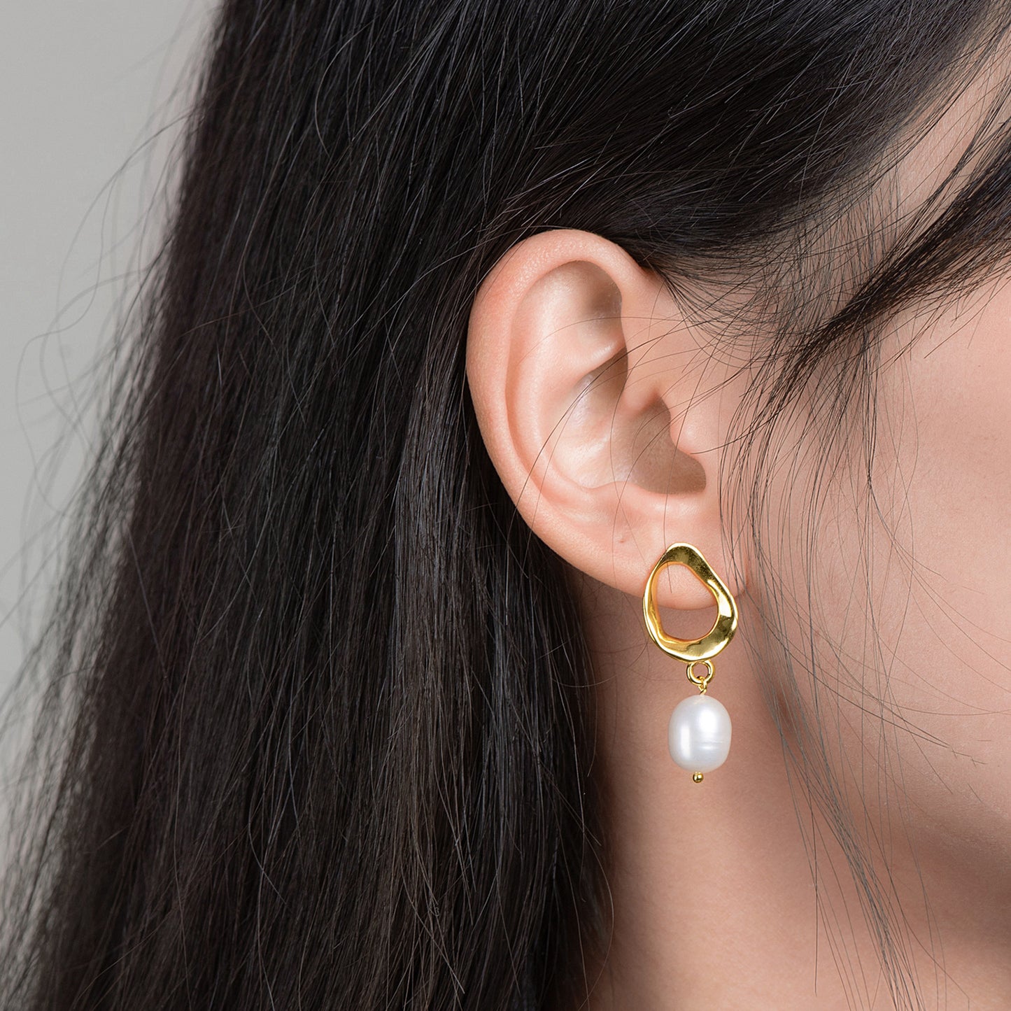 Women cold and cool style Pearl earrings