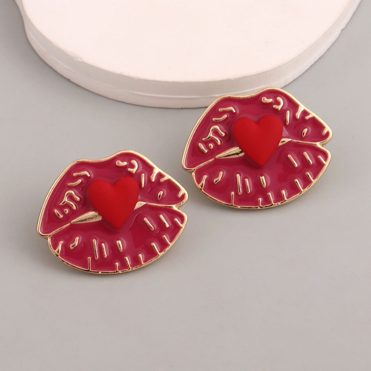 Sexy red drip oil lips heart-shaped alloy earrings